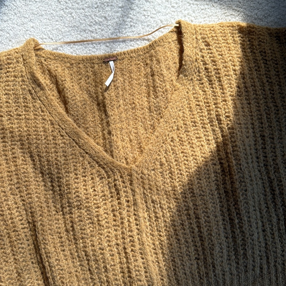 EUC free people moonbeam v-neck sweater - Picture 12 of 12